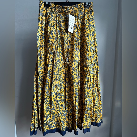 Brand new Zara skirt - Picture 1 of 4